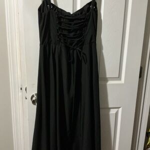 Elegant Black Backless Dress